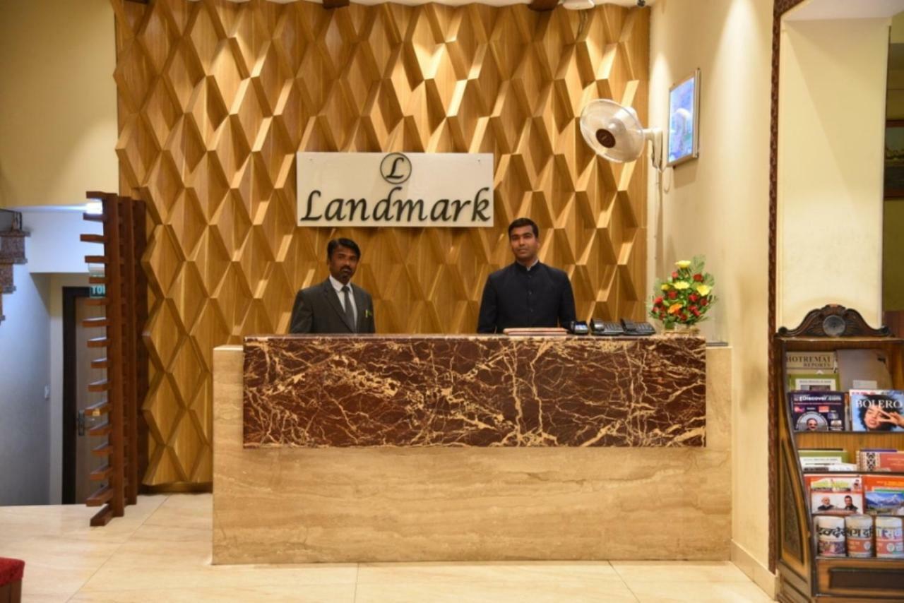 ホテル ランドマーク グワーリヤル エクステリア 写真